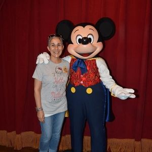 Meet your Posher, Lorraine